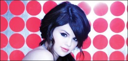 _47659299_selena_polydor1