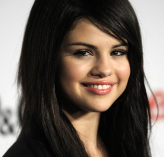 100618092648Selena_Gomez