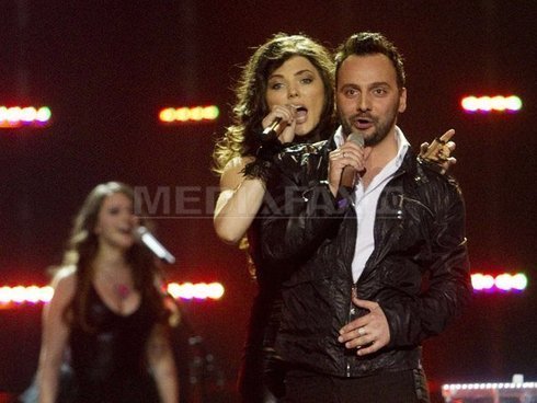 romania-s-a-clasat-pe-trei-la-eurovision[1] - Ovi si Paula Seling