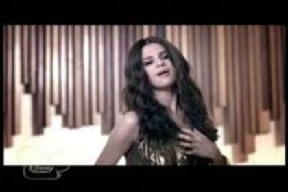 16966144_TMLDLXTUK - 0 Selena Gomez round round