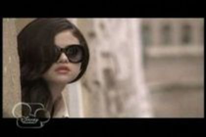 16966174_REGYOCPXK - 0 Selena Gomez round round