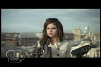 16966195_BQUXHFXVG - 0 Selena Gomez round round