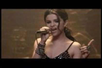 16966136_UGMIPEBCI - 0 Selena Gomez round round