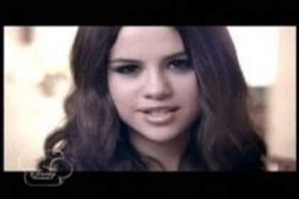 16966138_ANZOOITUA - 0 Selena Gomez round round