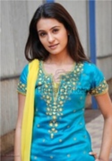 12345446_RZHUWNABZ - kakul-anesha kapoor
