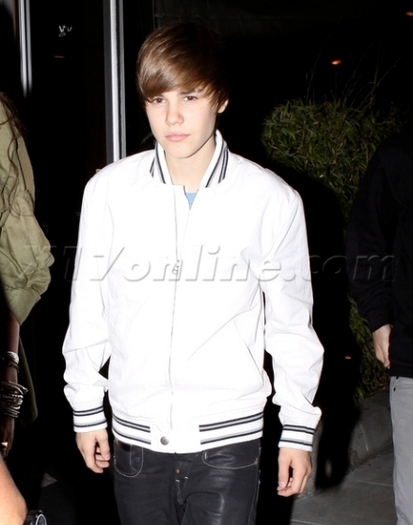 15601132_WJFBXBOOS[1] - Justin  Bieber