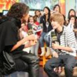 Justin_Bieber_1260102782_1 - JUstin Bieber