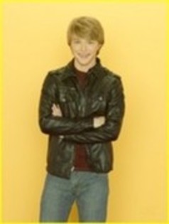 16678312_QBHJJFGZV - sterling knight