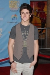 david_henrie_1276901813