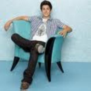 DAZ8FF2KC - david henrie