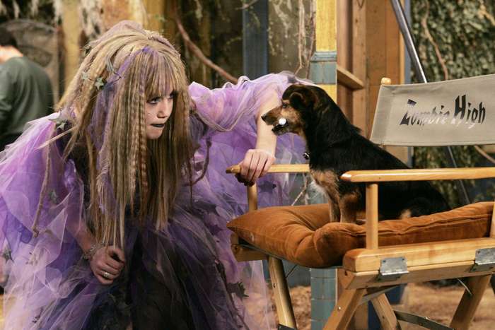 More-Than-A-Zombie-to-Me-hannah-montana-1502153-2560-1707