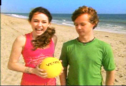 PDVD_063~1 - Miley Cyrus Verb Commercial-00