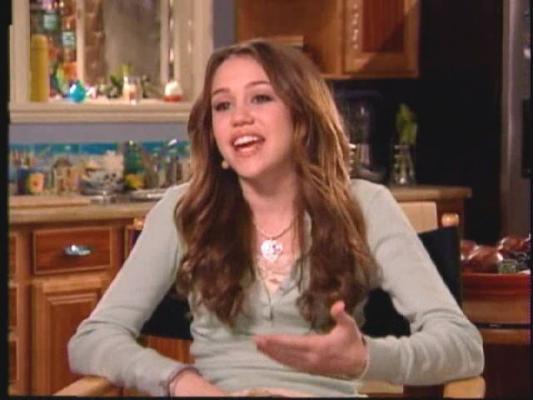 normal_starsofhm_003 - Stars of Hannah Montana Commercial 1-00