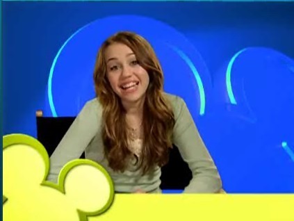 miley001 - Miley Cyrus Disneychannelcom Intro-00