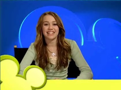 miley4 - Miley Cyrus Disneychannelcom Intro-00