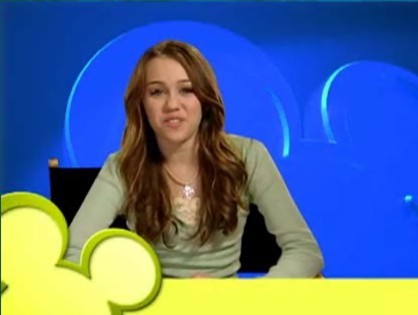 miley5 - Miley Cyrus Disneychannelcom Intro-00