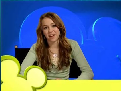 miley7 - Miley Cyrus Disneychannelcom Intro-00