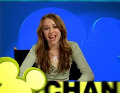 miley8 - Miley Cyrus Disneychannelcom Intro-00