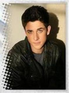 david henrie - de cine va place mai mult
