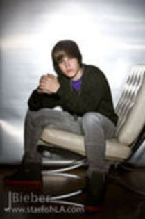 16753840_IQDKUWNVX - justin bieber