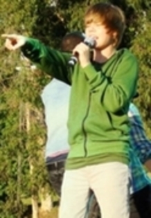 16753843_KRYXSJIXB - justin bieber