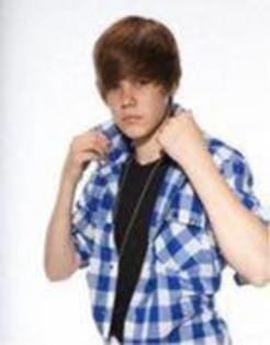 16753851_FHGCHKEYY - justin bieber