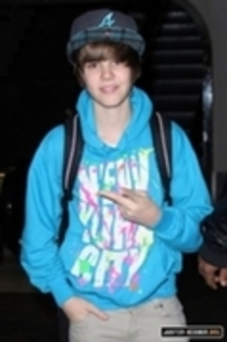 16754742_JPMEDYPES - justin bieber