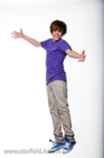 16759586_LXERNYLRL - justin bieber