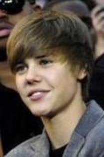 16796529_EDTDVJEBG - justin bieber