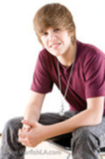 16796789_XLTIPDSUF - justin bieber
