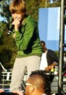 16800784_USQSVWLHL - justin bieber