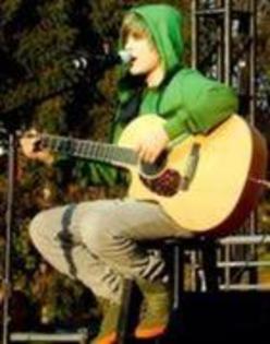 16800786_SKUOVTZPQ - justin bieber