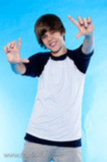 16824745_XMFEAEHEC - justin bieber