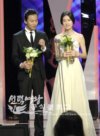 14197969_AJAPYMMPG - s---deokman-bidam---s