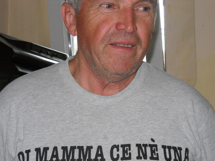 ca doar mama e numai un(A)