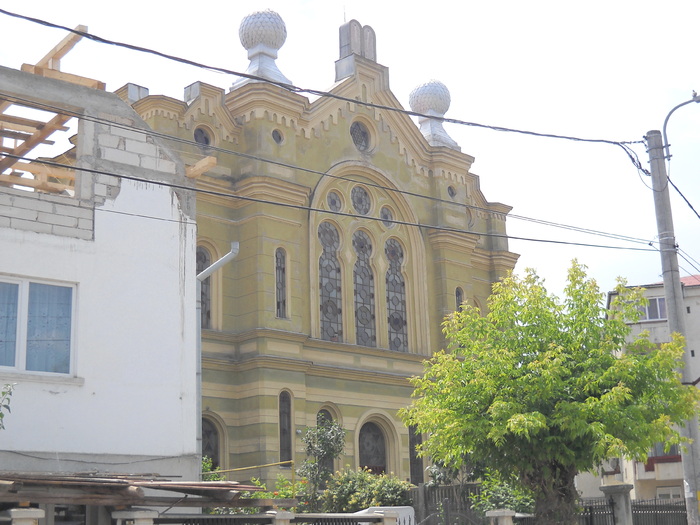 sinagoga si noi constructii - ferma din oras