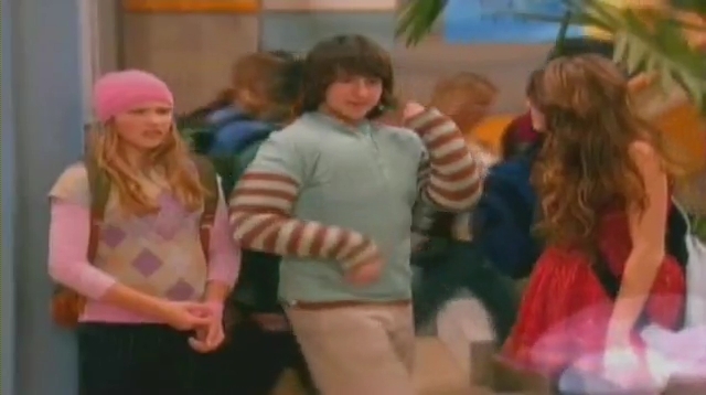 Hannah-Montana-Intro-Season-2-[www_savevid_com]_flv_000014072