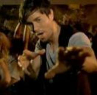 video_iata_noul_clip_al_lui_enrique_iglesias - enrique iglesias