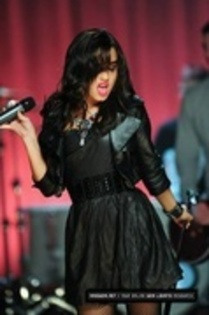 HOSOQZBQZEMGQBPNEFA - demi lovato