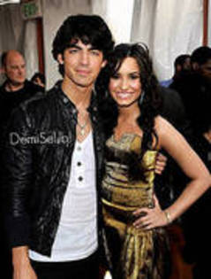 IUXQJCXSEAWYAHTPASZ - demi lovato