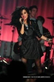 IXHJWFJFBNKCSEEAQUV - demi lovato