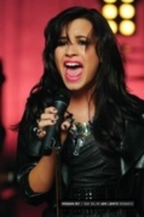 LKVYXZDORPRUMIPACLW - demi lovato