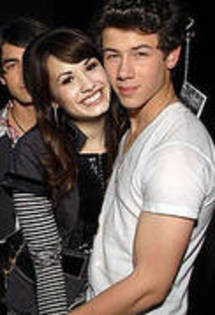 SMYWUAVEPCWHPNJJTKC - demi lovato