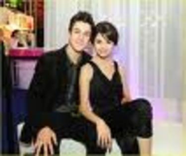 yt8uryuu - selena gomez si david henrie