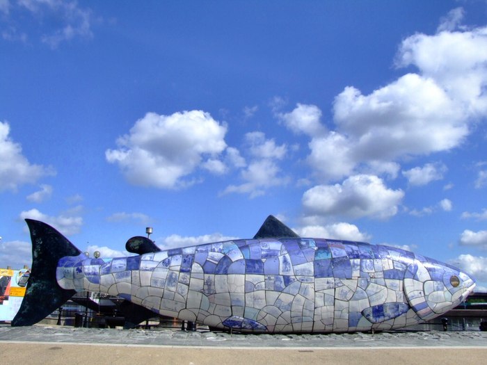 belfast-waterfront-fish-sculpture - pesti