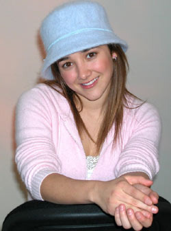 9983488_PLUKCINRF - Sherlyn