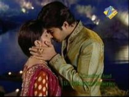 12123153_HNMJQSDUS - choti bahu