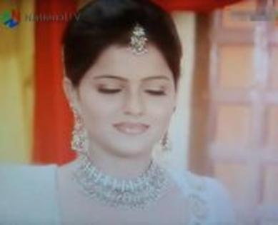 15890563_HHIIDXTUT - choti bahu