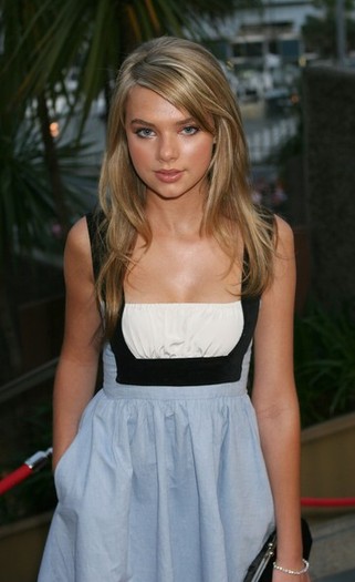 TV+Turns+50+Events+Stopped+Nation+CdNKCmtiw3el - Indiana Evans