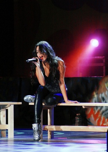 tumblrl46xfoddtn1qaz075 - 0-Vanessa Hudgens-0